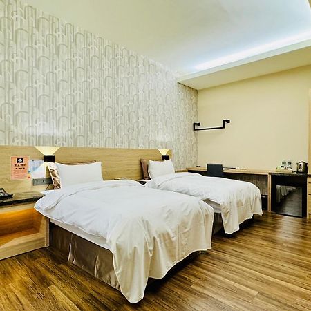 Yu Chun Hotel Taichung Exterior foto